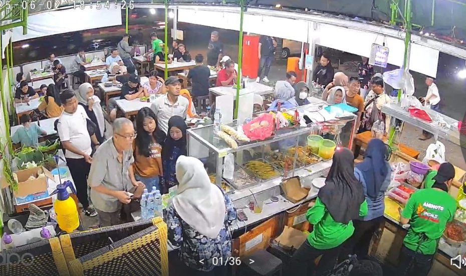 makan-malam-cirebon-pecel-lele